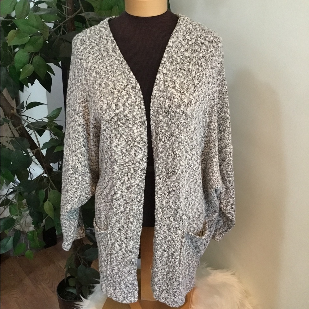 Atmosphere open front cardigan Womanโs size Small gray white black